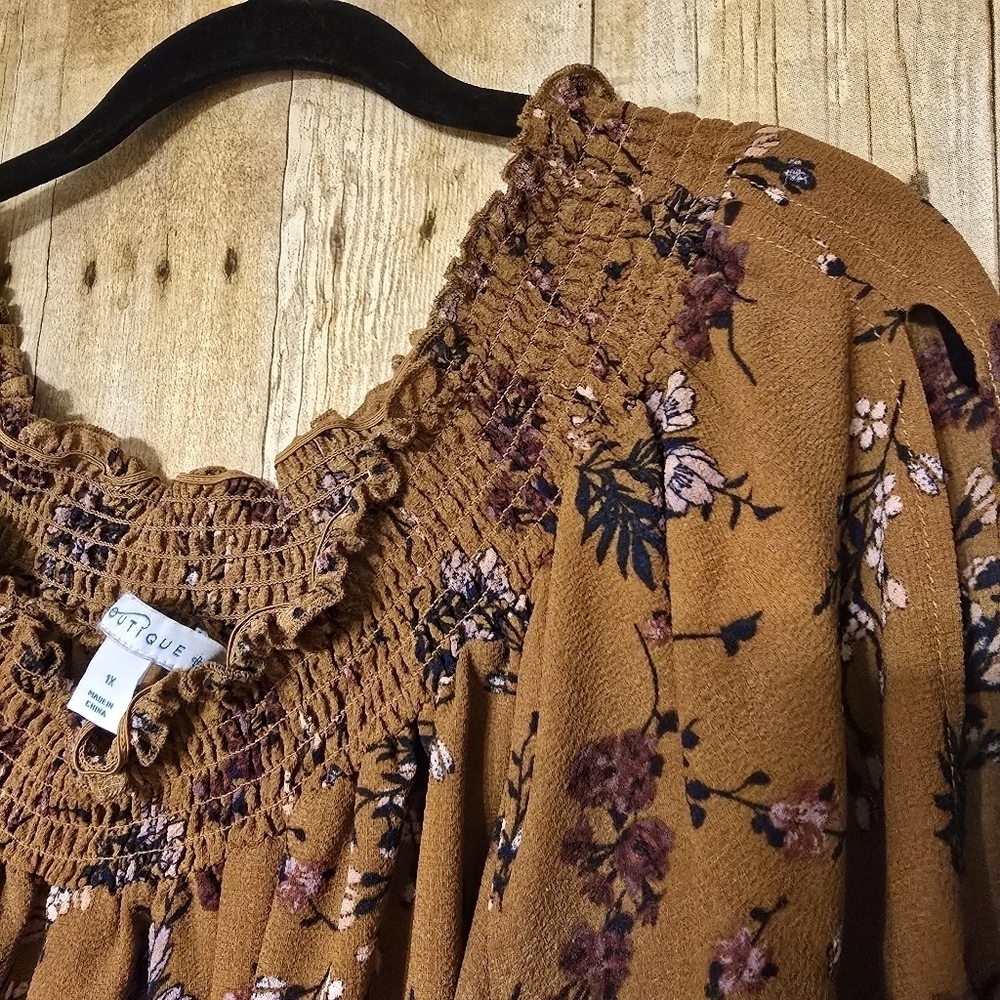 Floral Smocked Women's Top - Brown - Picture 4 of 5